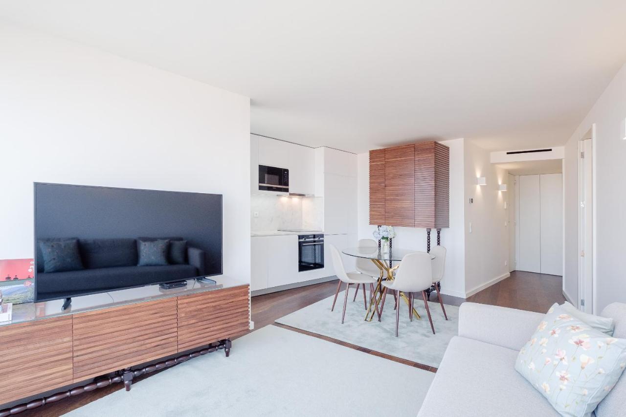 Boutique Rentals- Bliss By The Sea Apt- Ocean Views In Foz Beach Porto Exterior foto